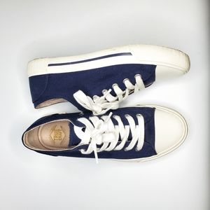 True Craft Navy canvas sneakers size 7.5